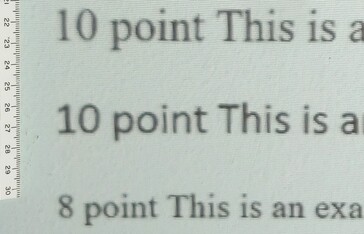Inga regnbågar i närbild av text i MS Word som projiceras på en vägg av Yaber T1 Pro. (Bildkälla: Notebookcheck)