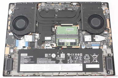 Kylenheten på Legion 7 16 kan hantera 145 watt. (bildkälla: Notebookcheck)