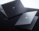 Surface Laptop Ultra i färgerna Platinum och Dark Steel/Nightfall.
