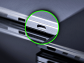 Surface Laptop Ultra har en ny, överdimensionerad USB-C-port.