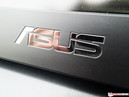 Asus logo under skärmen,...