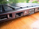 VGA och Ethernet (öppna flikar) är andra business-funktioner.