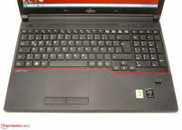 Lifebook E554:s inmatningsenheter