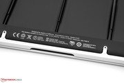Fastlimmat LiPo-batteri i nya modellen. 95 watt-timmar.