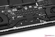 8 GB RAM fastlött på moderkortet.