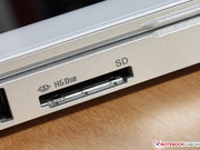 Ingen Sonyenhet är komplett utan en plats för Sonys eget format Memory Stick HG-Duo.