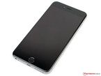 iPhone 6 Plus har en skärm på 5,5 tum, så den är stor.