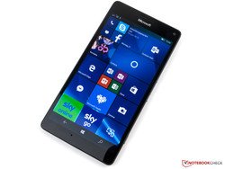In review: Microsoft Lumia 950 XL. Test model courtesy of Notebooksbilliger.