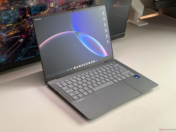 Asus Googlebook 14 med en matt OLED-panel