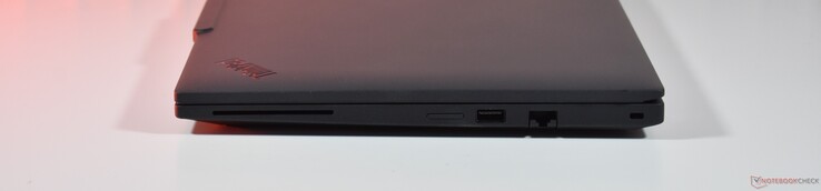 rätt: Smartcard-läsare, USB A 3.2 Gen 1, RJ45 Ethernet, plats för Kensington Lock