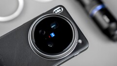 Vivo X200 Ultra med grepp och telekonverterare: Granskare har redan tagit fantastiska foton och videor med det nya Zeiss-kameraflaggskeppet (Bildkälla: Weibo)