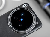 Vivo X200 Ultra med grepp och telekonverterare: Granskare har redan tagit fantastiska foton och videor med det nya Zeiss-kameraflaggskeppet (Bildkälla: Weibo)