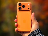 Efterträdaren till den avbildade iPhone 17 Pro kan få en mindre hålhålsutskärning (Bildkälla: Abhinav Choudhary)