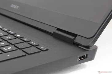 Gångjärnen kunde ha varit styvare för att ge en bättre känsla av lång livslängd