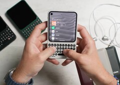 Trots att Clicks Communicator har ett tangentbord är den relativt kompakt.