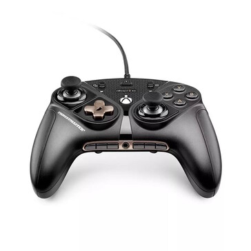 Ett 3,5 mm-uttag finns tillgängligt (Bildkälla: Thrustmaster)