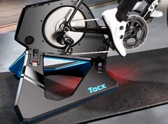 Garmin Tacx Neo 2T lovar en realistisk cykelupplevelse direkt i ditt eget hem.