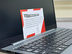 Tuxedo kan återuppta sitt arbete med Snapdragon X2 Elite SoC. På bilden: En prototyp som drivs av Snapdragon X Elite. (Bildkälla: Tuxedo)