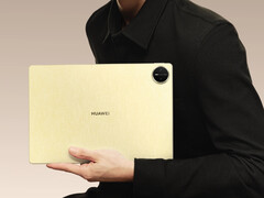 MatePad Pro 13.2 (2025) är redan en förhållandevis stor surfplatta, allt taget i beaktande. (Bildkälla: Huawei)