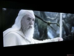 Detaljerna förblir tydliga i svåra områden, t.ex. Gandalfs hår. Det finns inte heller några färgband eller haloing runt hans stav. (Bild: Sagan om ringen: Konungens återkomst från New Line Cinema)