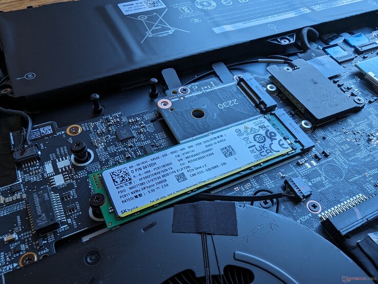 Stöd för upp till fyra enskilda SSD-enheter