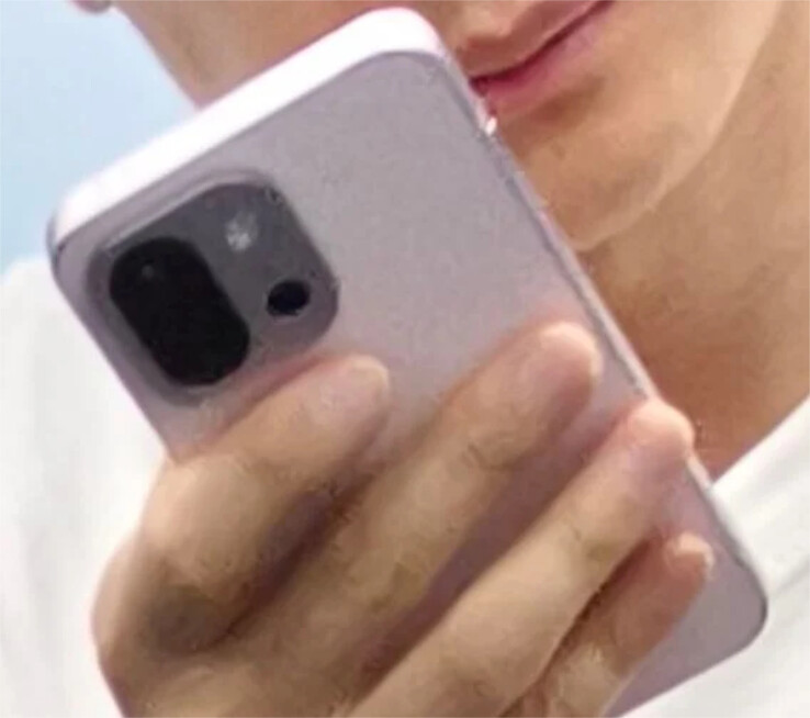 En påstådd titt på OnePlus 13T från baksidan. (Bildkälla: via @Gadgetsdata &amp; Android Rubriker)