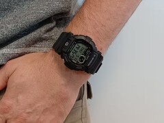 Casios G-Shock GD-350S-1D-klocka liknar den äldre modellen GD-350-1 (se bild)