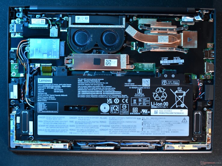 Lenovo ThinkPad X1 Carbon Gen 11: Internt