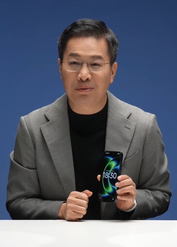 Lu Weibing ger den första fronten av Xiaomi 17 Ultra (Bildkälla: Lu Weibing)