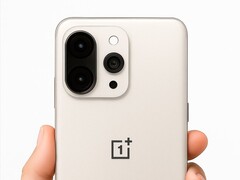 Inofficiell rendering av OnePlus 15 som visar ny kamerakonfiguration. (Bildkälla: OnePlus Club på X)