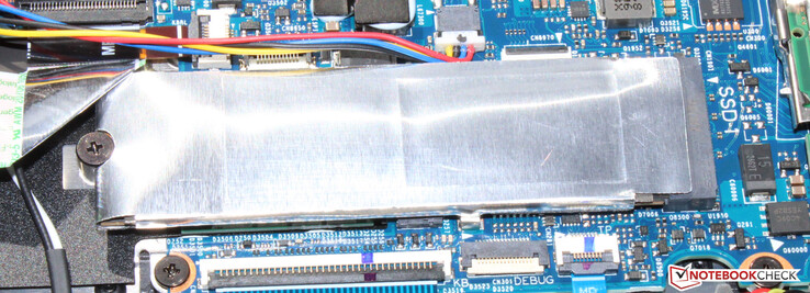 En PCIe-4 SSD fungerar som systemdisk.