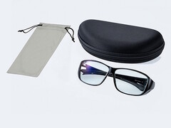 Kenko Tokina Asterism Glasses levereras med ett hårt fodral och en mjuk väska. (Bildkälla: Kenko Tokina)