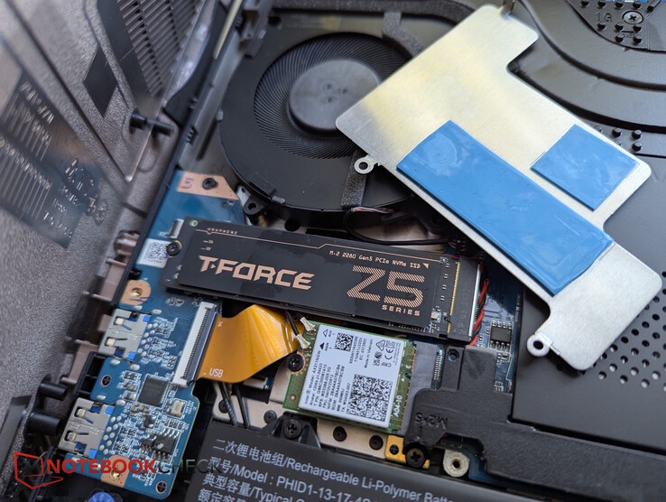 Vi utelämnar XMG-kylplattan för SSD-enheter för tillfället, kan det annonserade grafenklistermärket göra det själv?