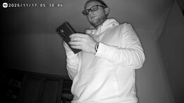 Nattläget fungerar utan ljus, men tyvärr bara i svartvitt.