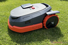Segway Navimow X3 kommer med ett brett utbud av funktioner. (Bildkälla: Marcus Schwarten / Notebookcheck)