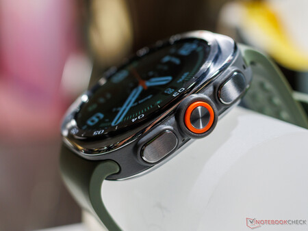 Samsung Galaxy Watch Ultra 2 i sidoprofil (bilden)