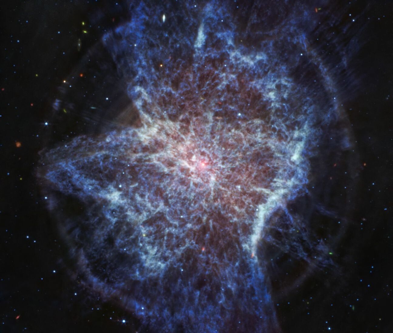 Mellaninfraröd bild av planetarisk nebulosa NGC 6072 (Bildkälla: NASA, ESA, CSA och STScI)