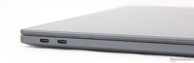 Vänster: 2x USB-C Thunderbolt 4 med DisplayPort 2.1 + Power Delivery