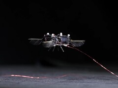 Den biliknande roboten under flygning (Bildkälla: David von Blohn/CNN; beskuren skärmdump)