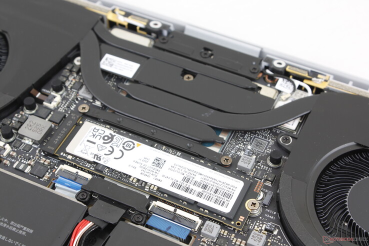 Modellen stöder bara en enda M.2 SSD utan dedikerad värmespridare eller kylning