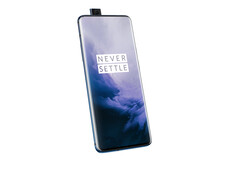 ...OnePlus 7 Pro med en utfällbar kamera...