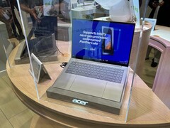 Acer Swift 16 AI har en massiv styrplatta. (Bildkälla: Notebookcheck)