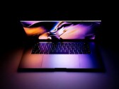 MacBook Pro förväntas snart vara utrustad med en tandem OLED-skärm. (Bildkälla: Daniel Korpai)