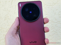 X200 Ultra är en av många Vivo-smartphones som kommer att få nya kamerafunktioner i sommar.