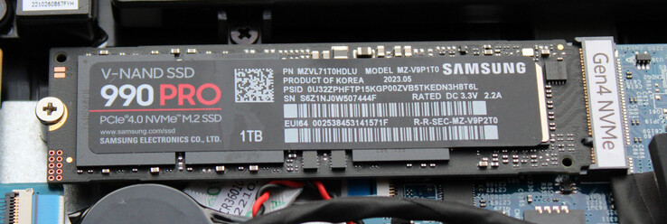 En PCIe 4 SSD fungerar som systemdisk.