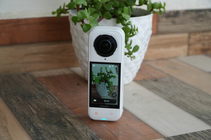 Insta360 X5 tar bilder med 8K 30/25/24 bilder per sekund och foton med upp till 72 MP (Bildkälla: Abhinav Fating/Notebookcheck)
