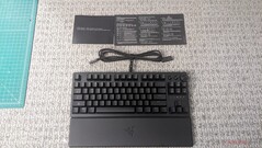Razer Huntsman V3 Pro TKL 8KHz innehåll i lådan