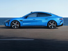 Xiaomi SU7 (2026) i den nya färgen Capri Blue: Den elektriska sportsedanen får mer än bara en mindre ansiktslyftning. (Bildkälla: Xiaomi)