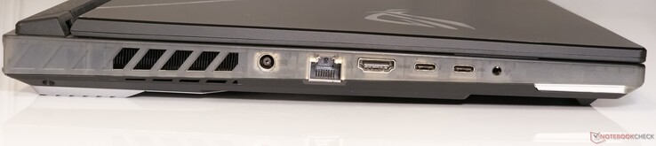Vänster: DC-in, 2,5 GbE LAN, HDMI 2.1 FRL-utgång, Thunderbolt 4 (m/DisplayPort 1.4-utgång), USB 3.2 Gen2 Type-C (m/DisplayPort 1.4-utgång, 100 W strömförsörjning), 3,5 mm kombinationsljuduttag