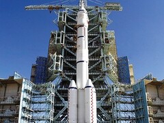 Kinas Long March 2D skjuter upp den första 